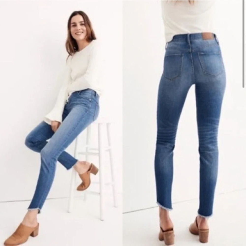 Madewell 10" High-Rise Skinny Jeans: Tulip-Hem Edition
H5206 size 24